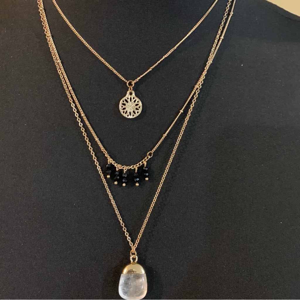 11 Adjustable 3-Layer Gold Tone Chain Necklace 15$